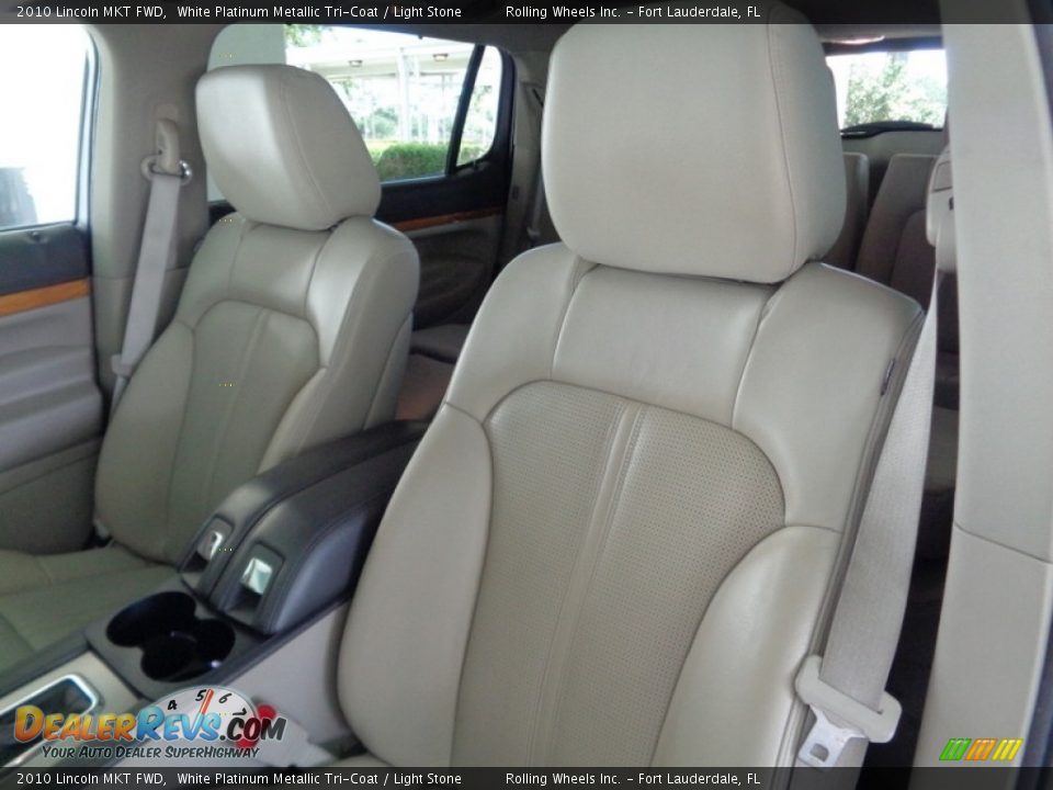 Front Seat of 2010 Lincoln MKT FWD Photo #16