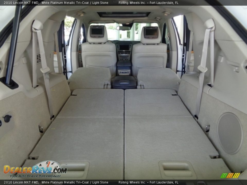 2010 Lincoln MKT FWD Trunk Photo #28