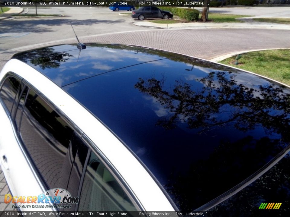 Sunroof of 2010 Lincoln MKT FWD Photo #36