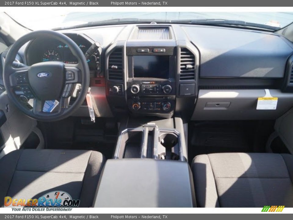 2017 Ford F150 XL SuperCab 4x4 Magnetic / Black Photo #7