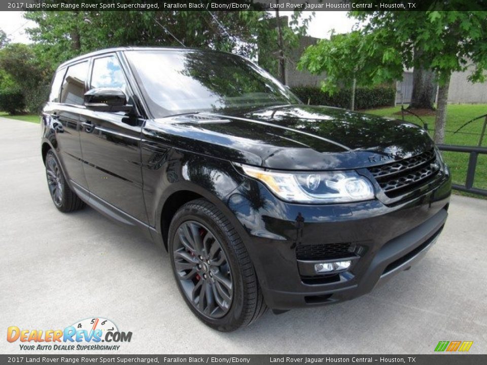 Front 3/4 View of 2017 Land Rover Range Rover Sport Supercharged Photo #2
