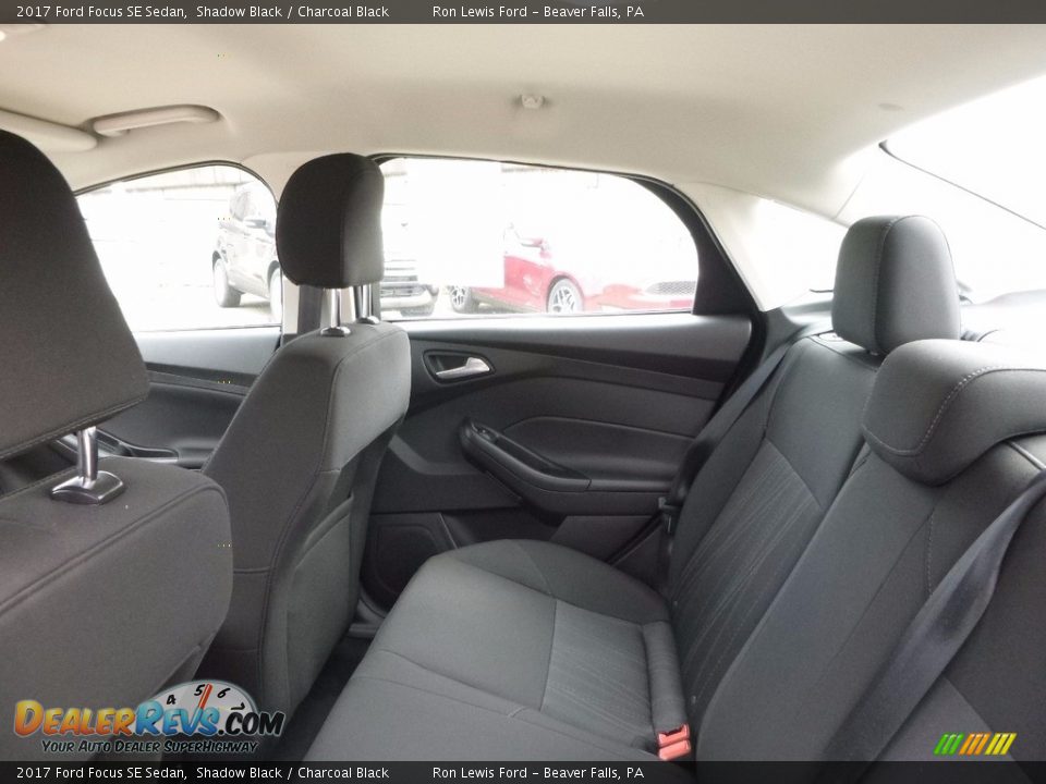2017 Ford Focus SE Sedan Shadow Black / Charcoal Black Photo #12