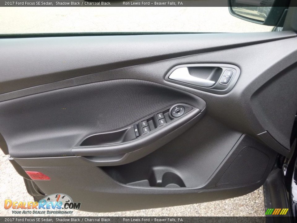 2017 Ford Focus SE Sedan Shadow Black / Charcoal Black Photo #14