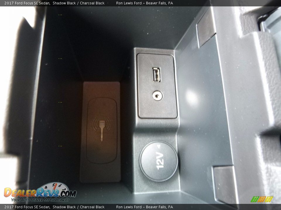 2017 Ford Focus SE Sedan Shadow Black / Charcoal Black Photo #19