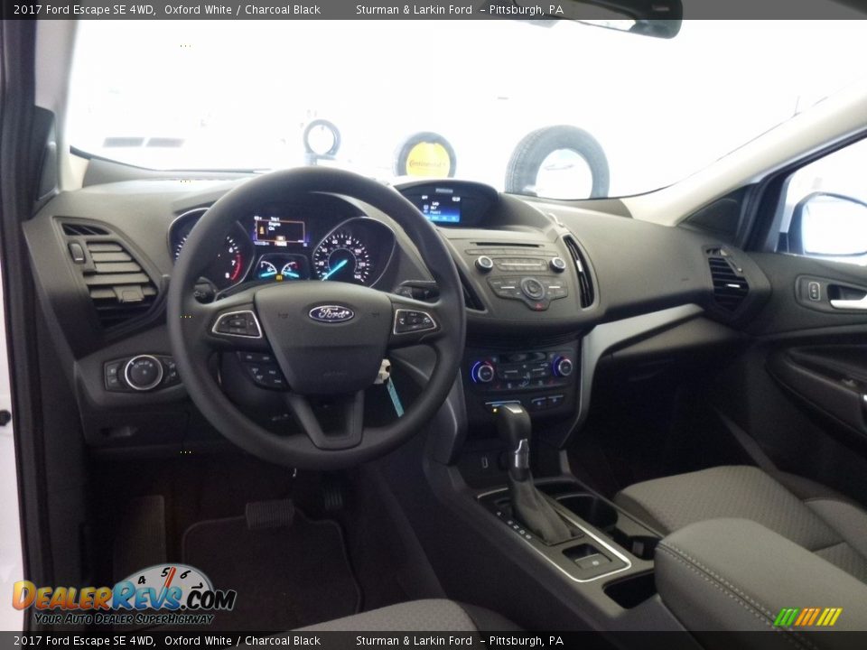 2017 Ford Escape SE 4WD Oxford White / Charcoal Black Photo #9