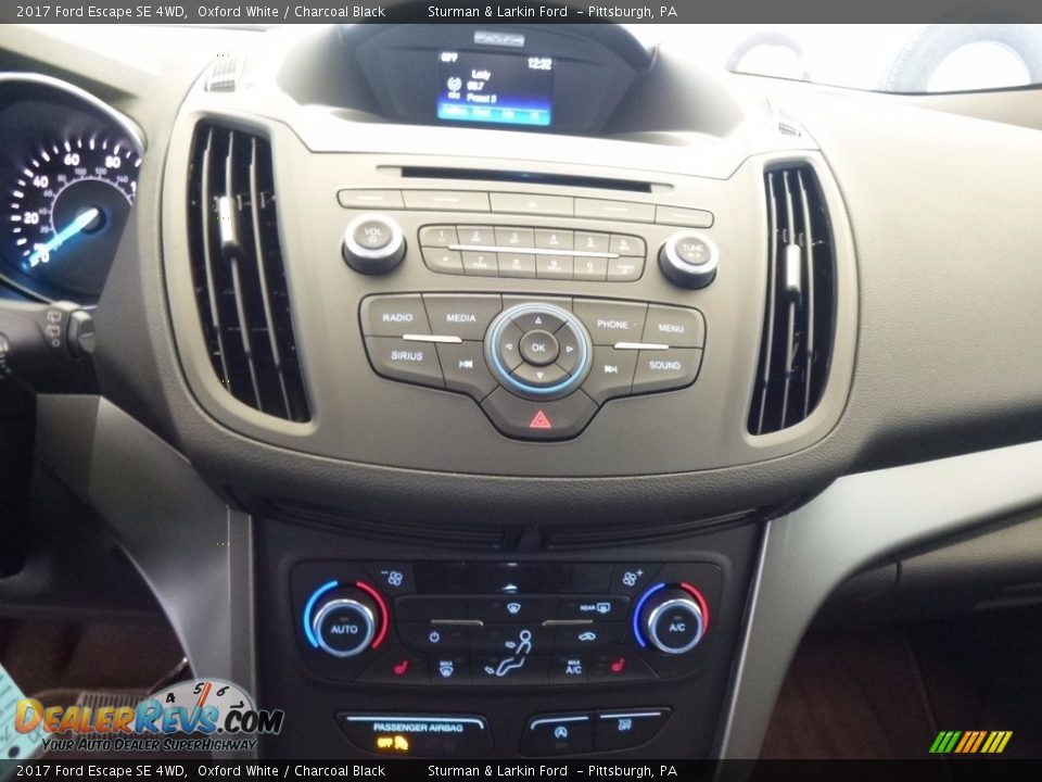 2017 Ford Escape SE 4WD Oxford White / Charcoal Black Photo #15