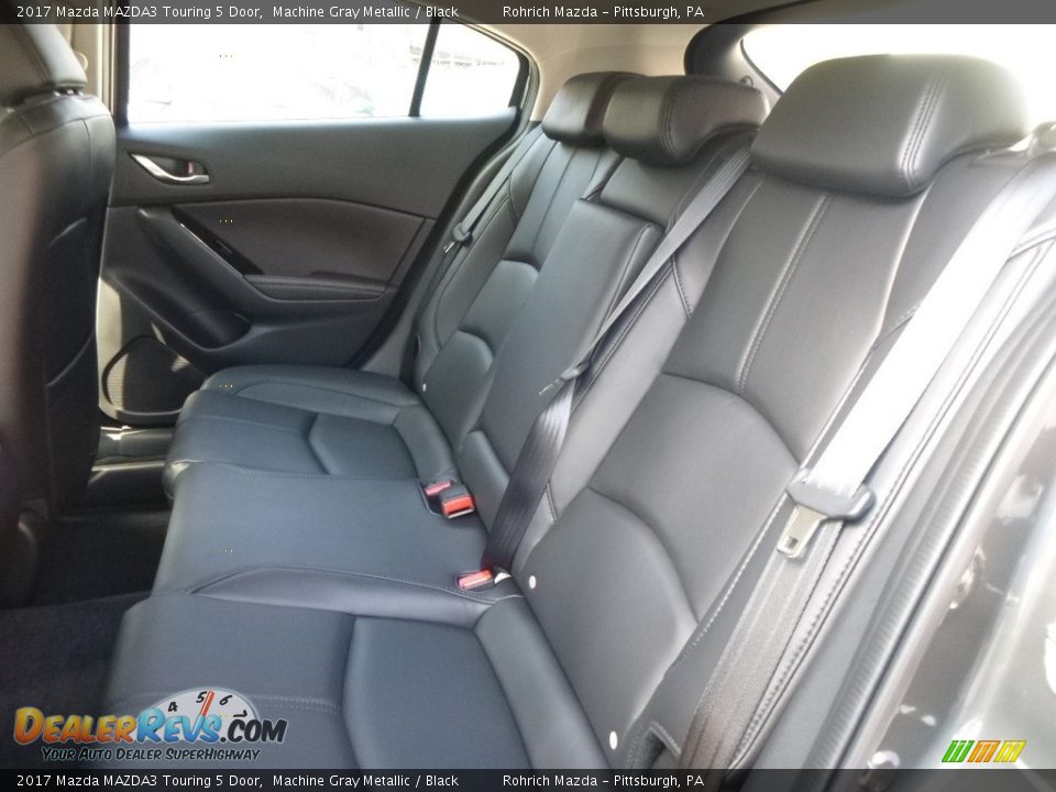 2017 Mazda MAZDA3 Touring 5 Door Machine Gray Metallic / Black Photo #7