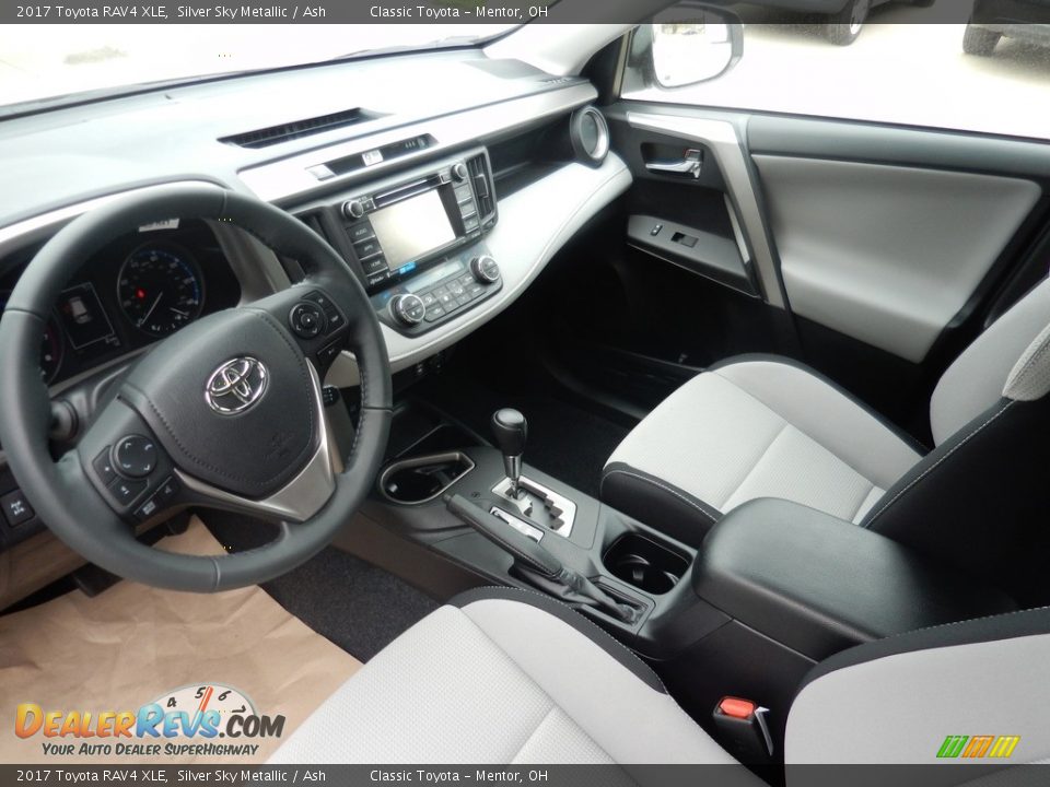 Ash Interior - 2017 Toyota RAV4 XLE Photo #4