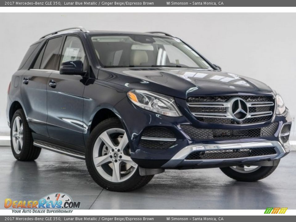 Front 3/4 View of 2017 Mercedes-Benz GLE 350 Photo #12