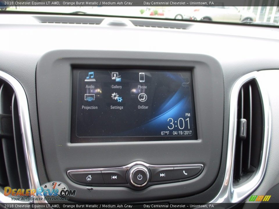 Controls of 2018 Chevrolet Equinox LT AWD Photo #17