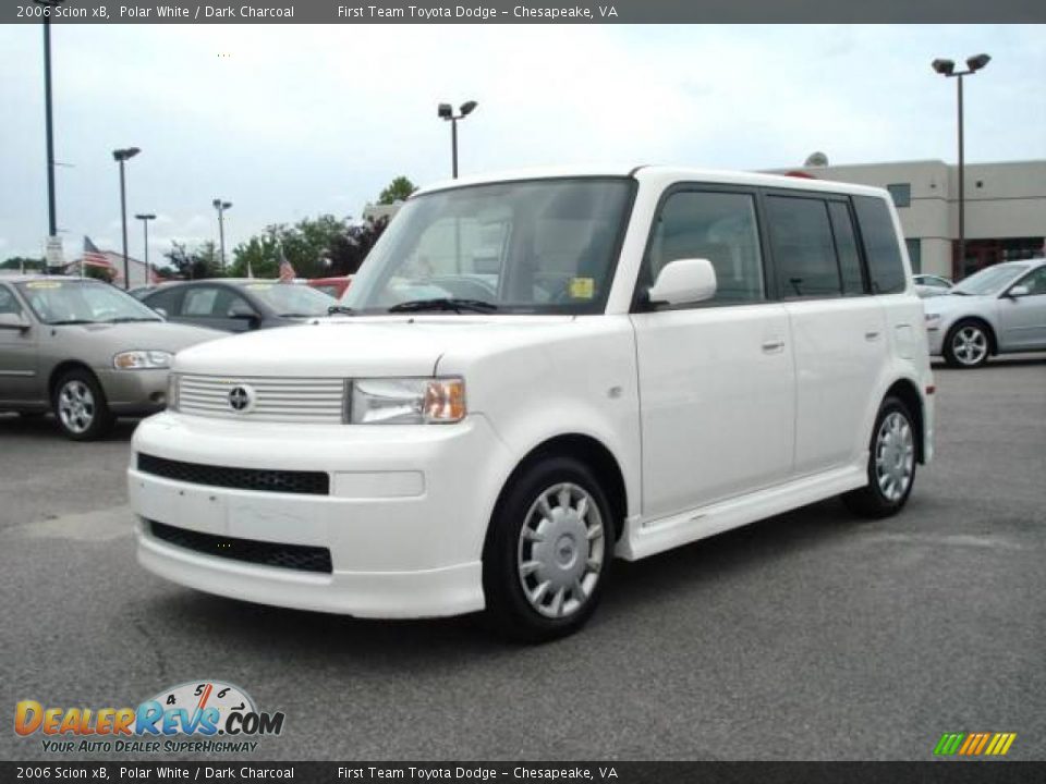 2006 Scion xB Polar White / Dark Charcoal Photo #1