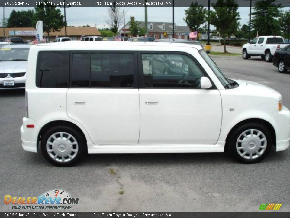 2006 Scion xB Polar White / Dark Charcoal Photo #6