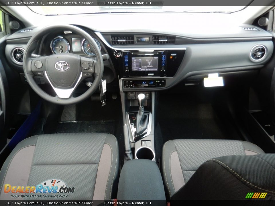 2017 Toyota Corolla LE Classic Silver Metalic / Black Photo #4