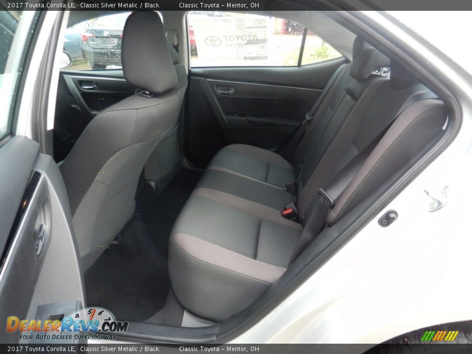 2017 Toyota Corolla LE Classic Silver Metalic / Black Photo #5