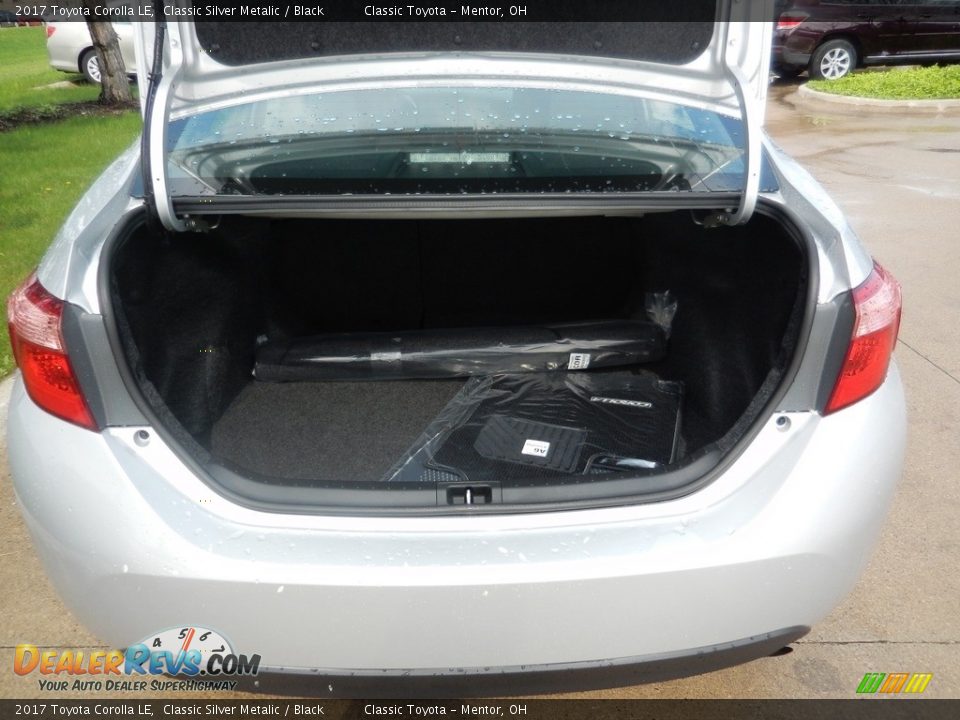 2017 Toyota Corolla LE Classic Silver Metalic / Black Photo #6