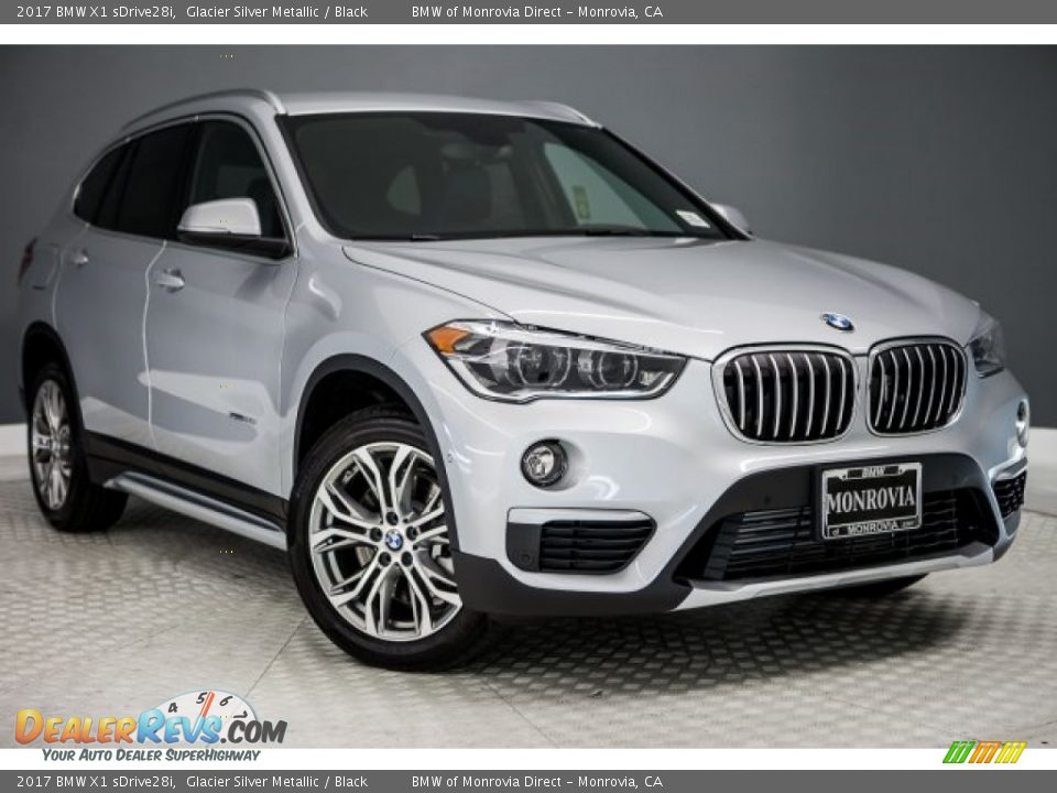 Front 3/4 View of 2017 BMW X1 sDrive28i Photo #12