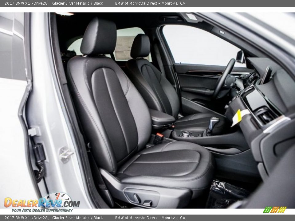 2017 BMW X1 xDrive28i Glacier Silver Metallic / Black Photo #2