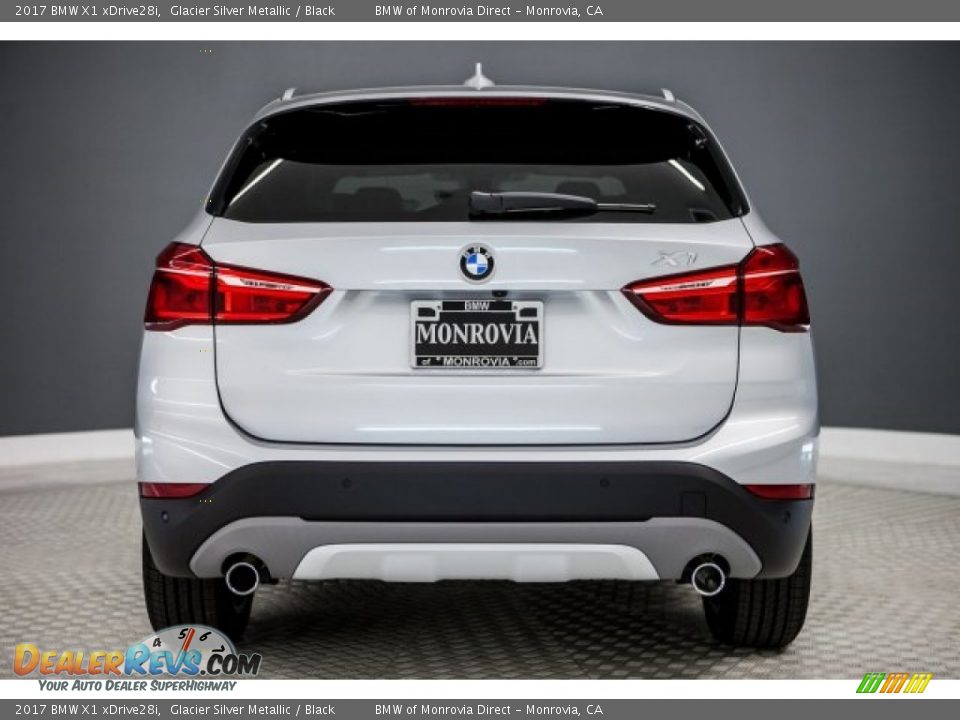 2017 BMW X1 xDrive28i Glacier Silver Metallic / Black Photo #4