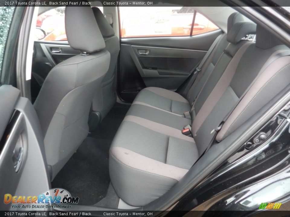 2017 Toyota Corolla LE Black Sand Pearl / Black Photo #5