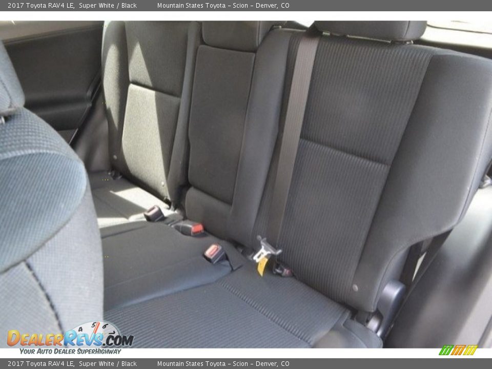 2017 Toyota RAV4 LE Super White / Black Photo #7
