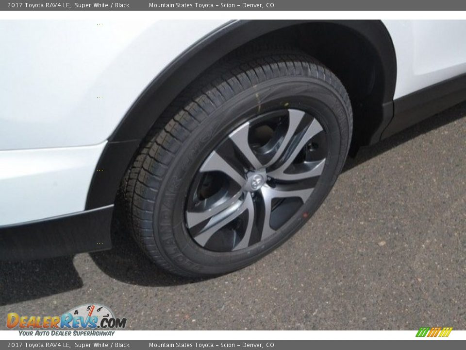 2017 Toyota RAV4 LE Super White / Black Photo #9
