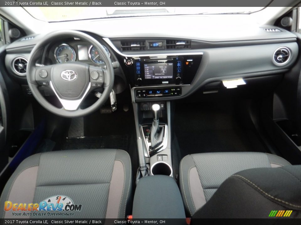2017 Toyota Corolla LE Classic Silver Metalic / Black Photo #4