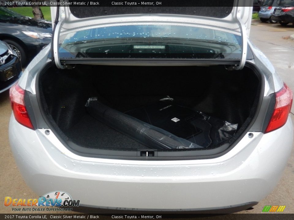 2017 Toyota Corolla LE Classic Silver Metalic / Black Photo #6