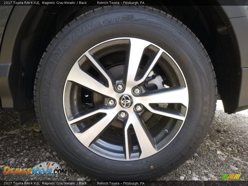 2017 Toyota RAV4 XLE Magnetic Gray Metallic / Black Photo #5