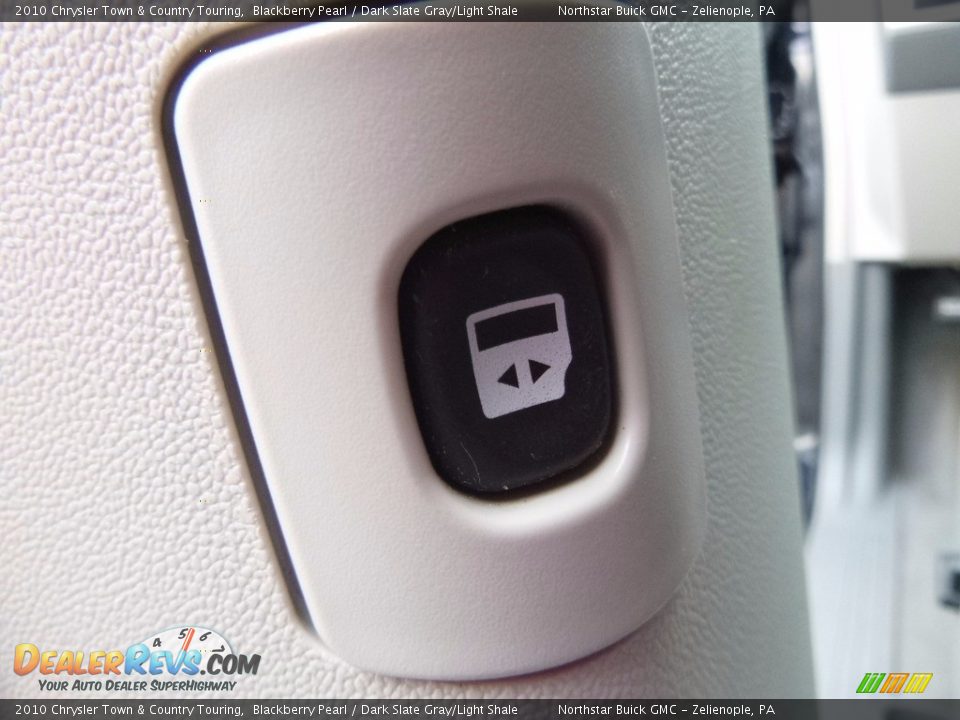 2010 Chrysler Town & Country Touring Blackberry Pearl / Dark Slate Gray/Light Shale Photo #20