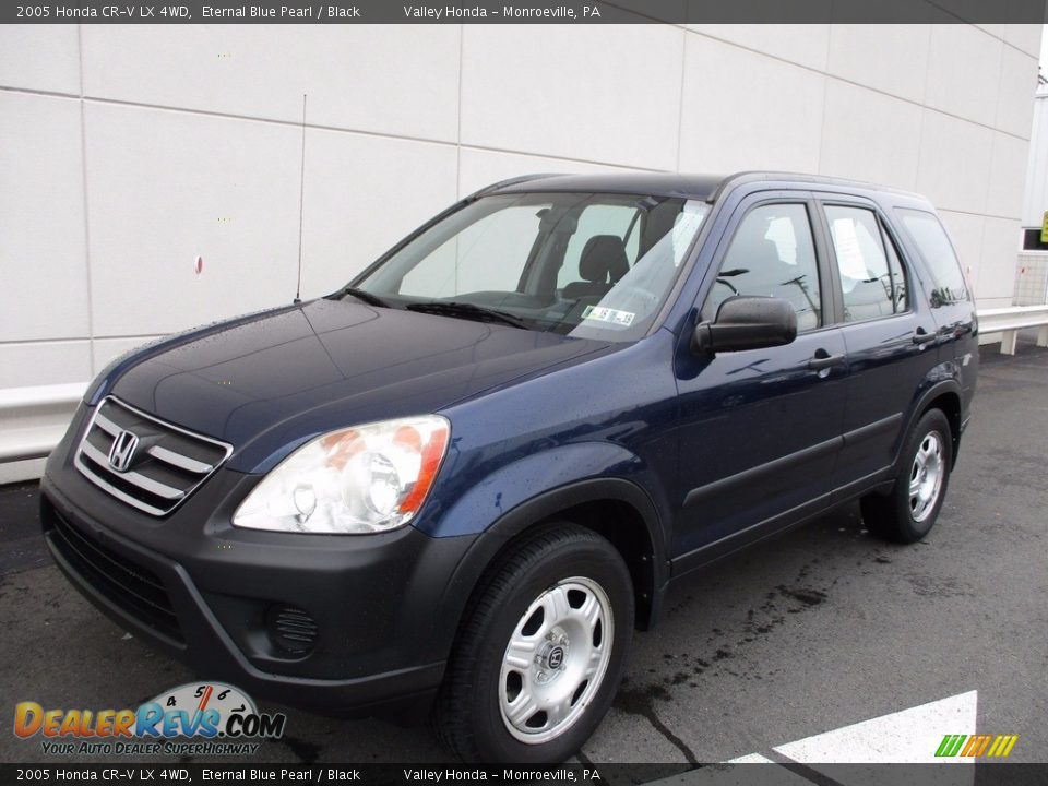Front 3/4 View of 2005 Honda CR-V LX 4WD Photo #10
