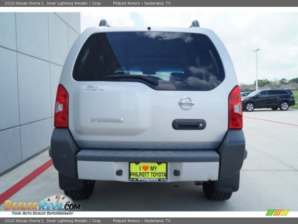 2010 Nissan Xterra S Silver Lightning Metallic / Gray Photo #5