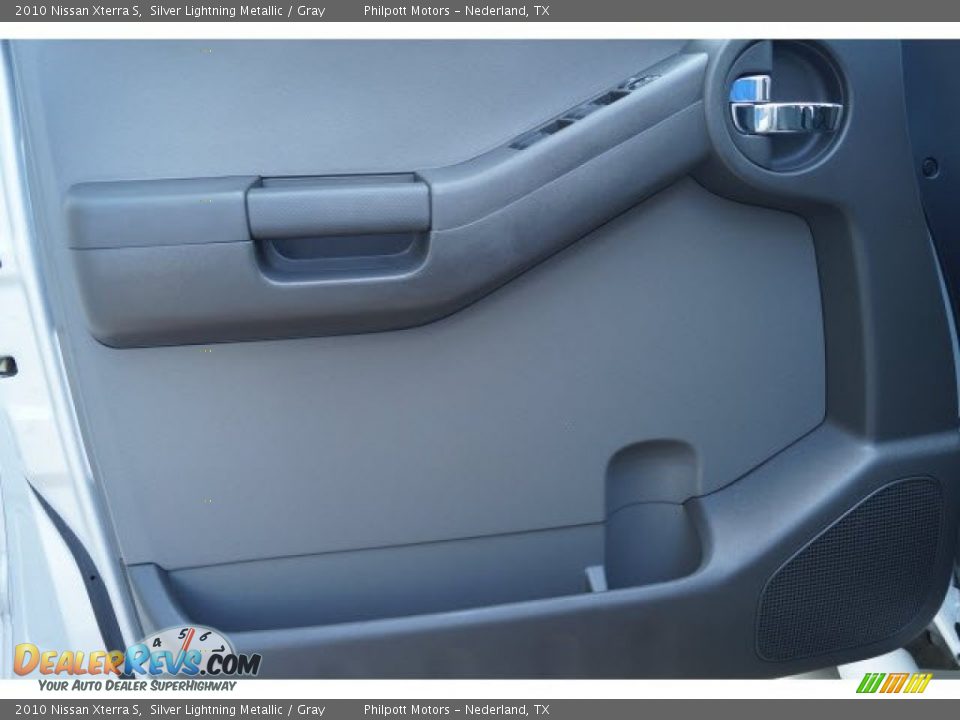 2010 Nissan Xterra S Silver Lightning Metallic / Gray Photo #13