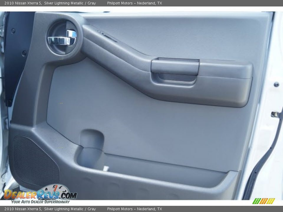 2010 Nissan Xterra S Silver Lightning Metallic / Gray Photo #14