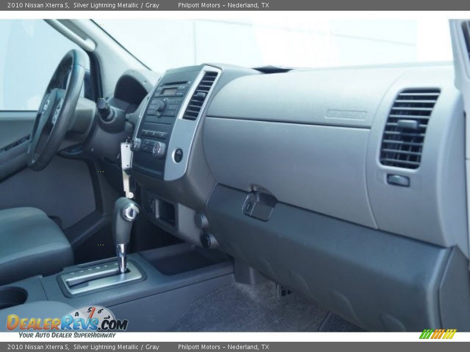2010 Nissan Xterra S Silver Lightning Metallic / Gray Photo #15