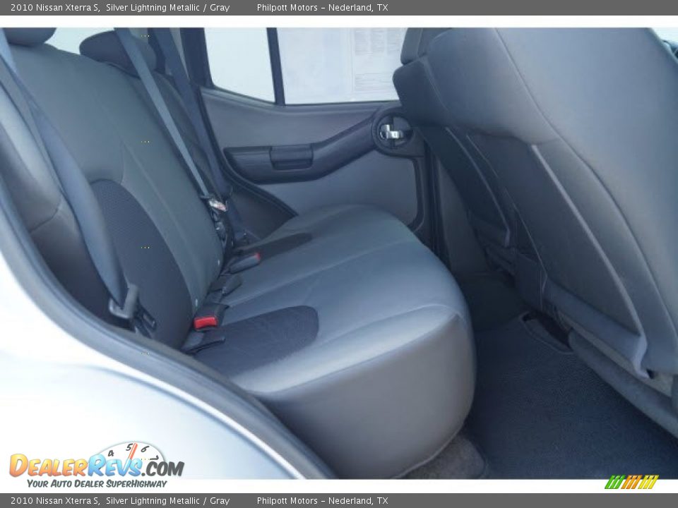 2010 Nissan Xterra S Silver Lightning Metallic / Gray Photo #18