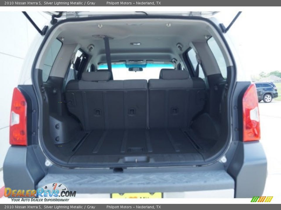 2010 Nissan Xterra S Silver Lightning Metallic / Gray Photo #19