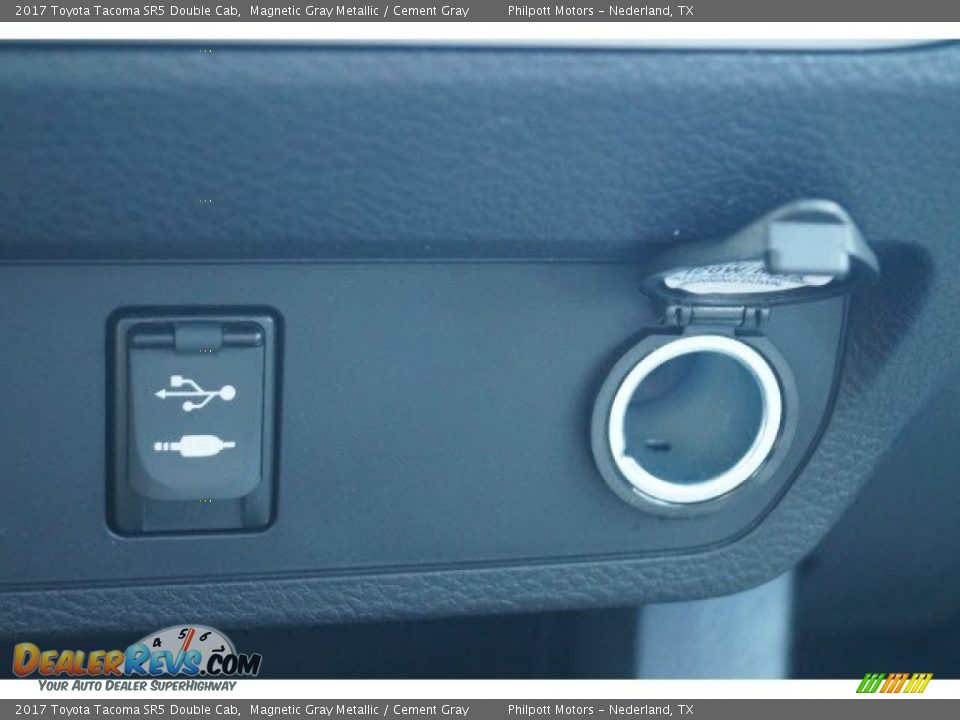 2017 Toyota Tacoma SR5 Double Cab Magnetic Gray Metallic / Cement Gray Photo #12