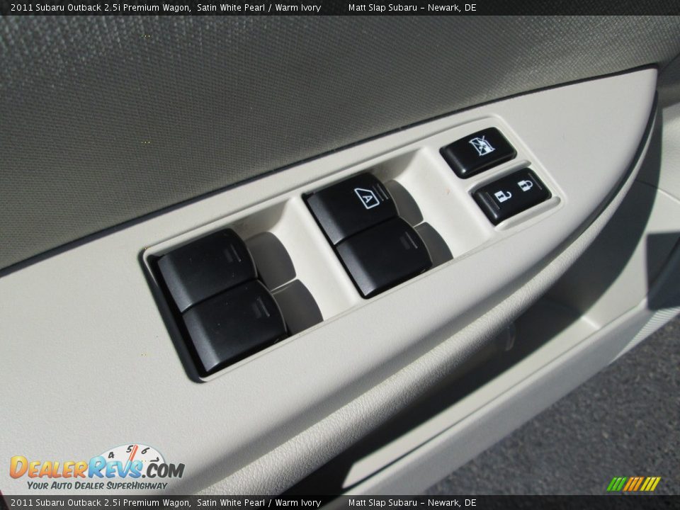 2011 Subaru Outback 2.5i Premium Wagon Satin White Pearl / Warm Ivory Photo #14