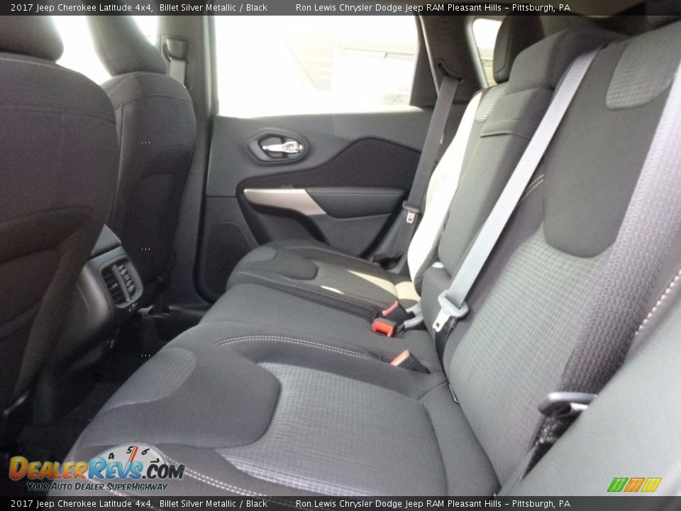 2017 Jeep Cherokee Latitude 4x4 Billet Silver Metallic / Black Photo #12