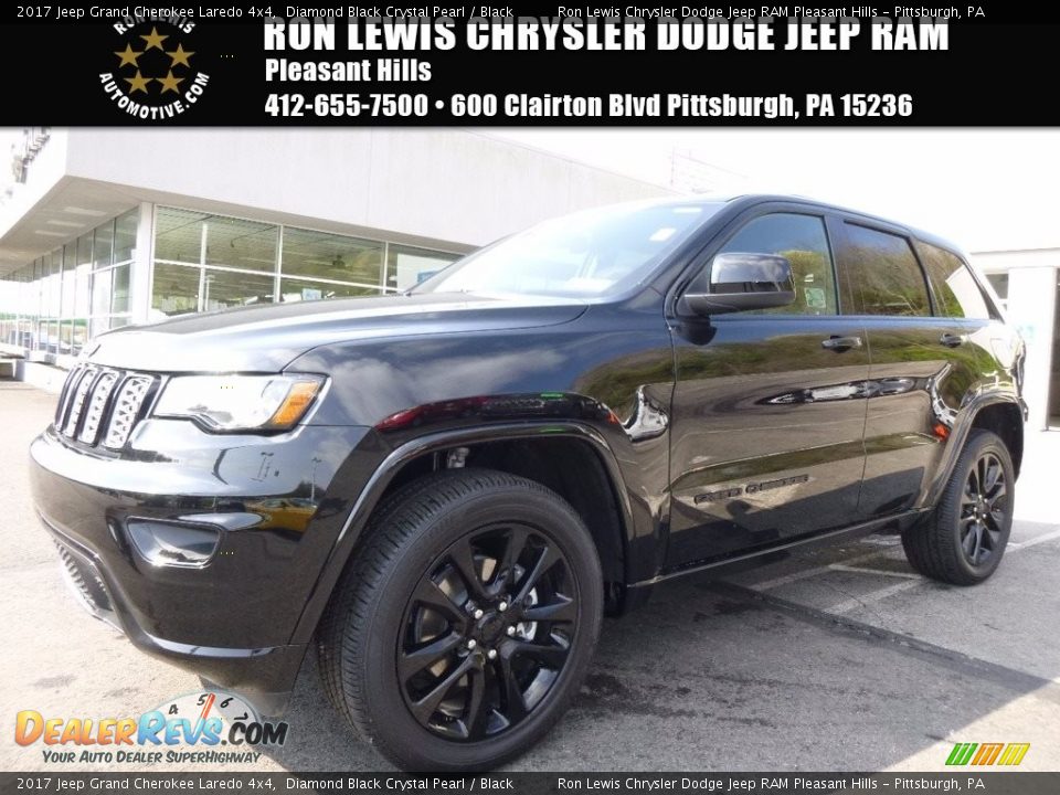 2017 Jeep Grand Cherokee Laredo 4x4 Diamond Black Crystal Pearl / Black Photo #1