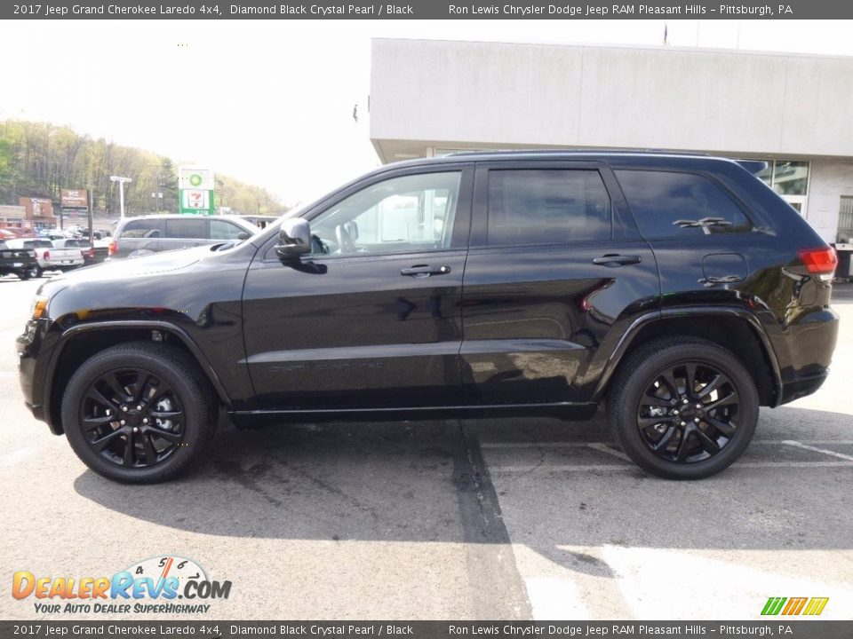 2017 Jeep Grand Cherokee Laredo 4x4 Diamond Black Crystal Pearl / Black Photo #2
