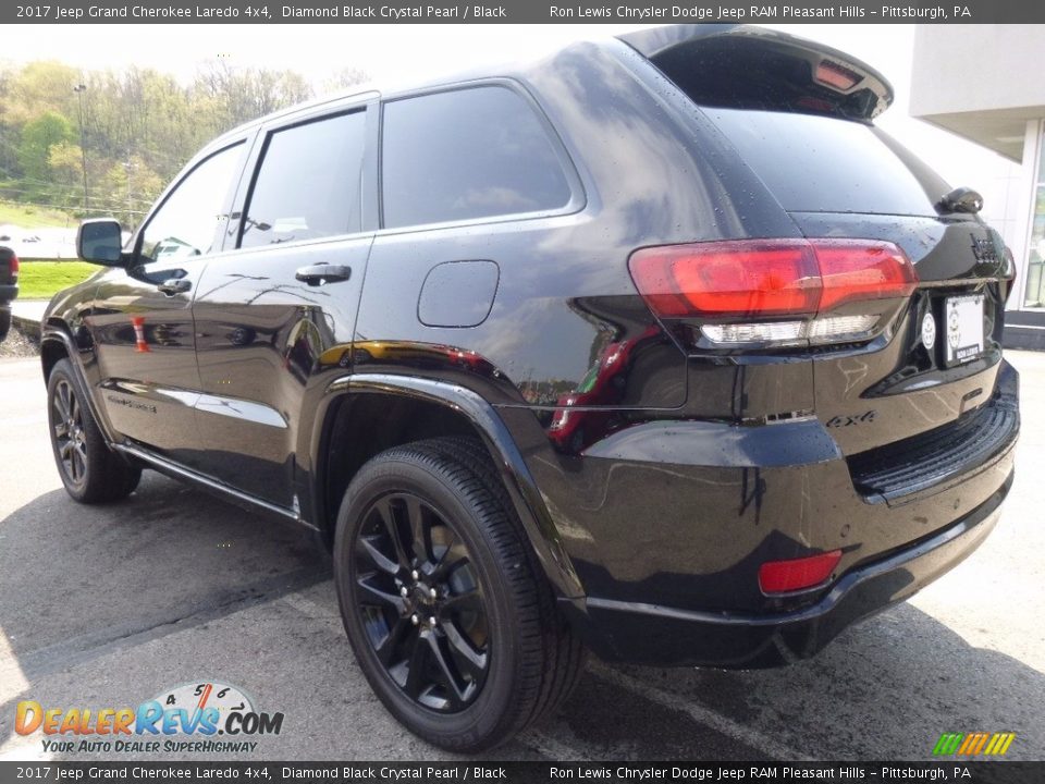 2017 Jeep Grand Cherokee Laredo 4x4 Diamond Black Crystal Pearl / Black Photo #3