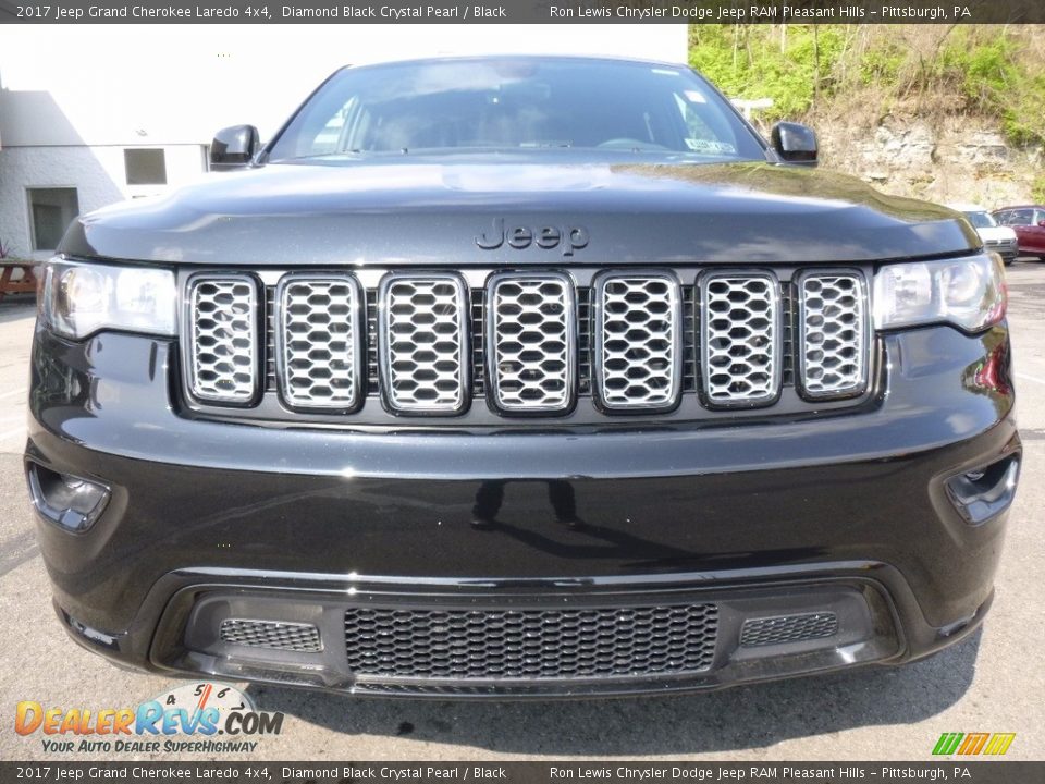 2017 Jeep Grand Cherokee Laredo 4x4 Diamond Black Crystal Pearl / Black Photo #9