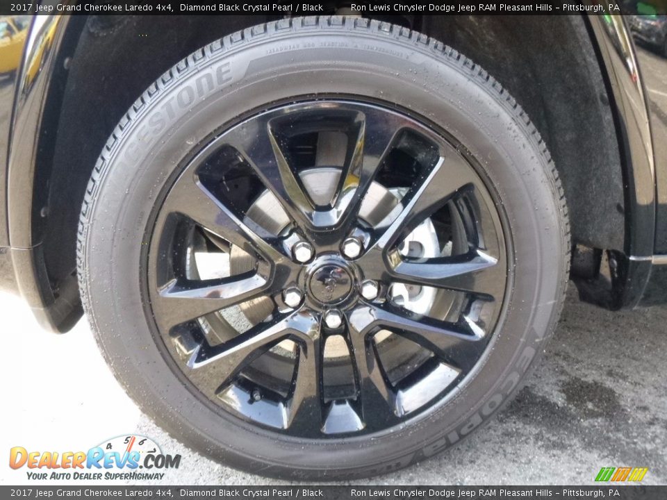 2017 Jeep Grand Cherokee Laredo 4x4 Diamond Black Crystal Pearl / Black Photo #10