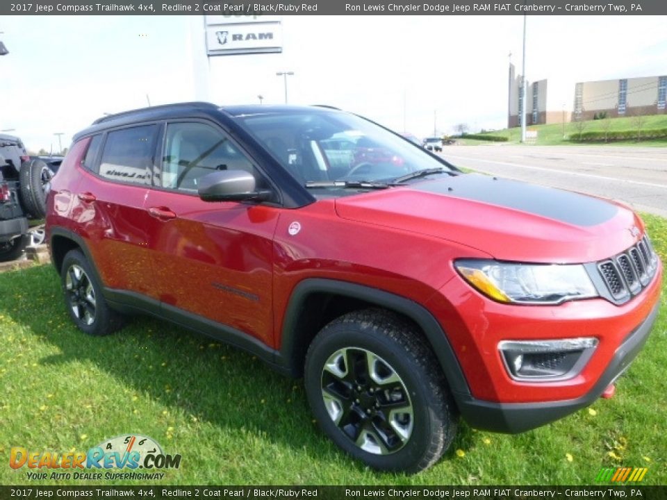 Front 3/4 View of 2017 Jeep Compass Trailhawk 4x4 Photo #8