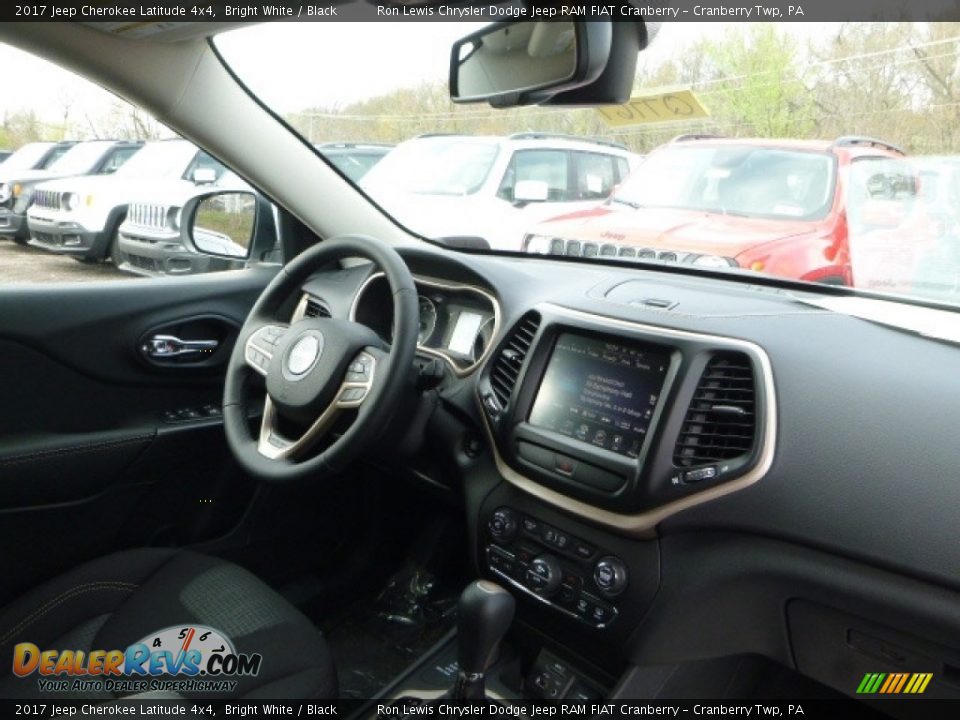 2017 Jeep Cherokee Latitude 4x4 Bright White / Black Photo #12