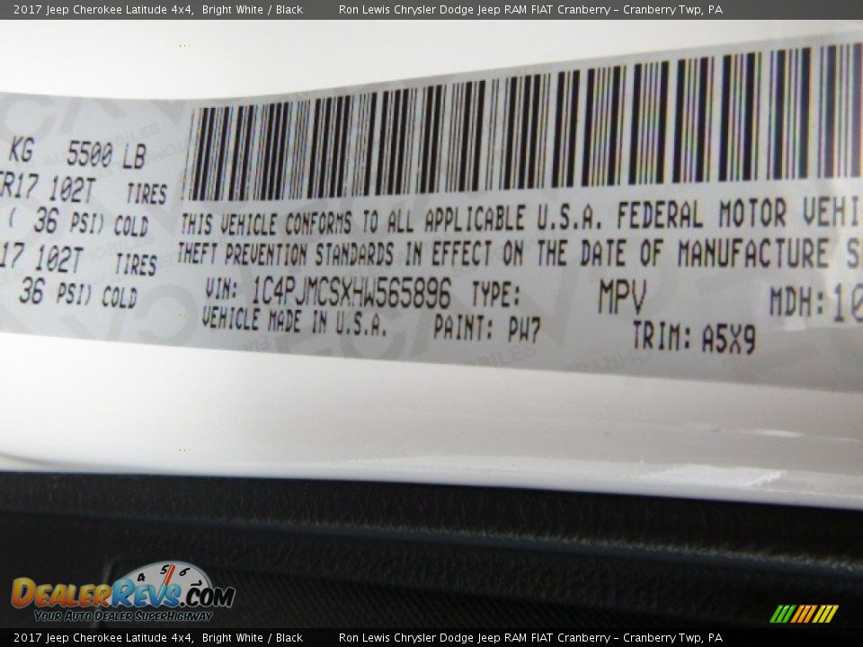 2017 Jeep Cherokee Latitude 4x4 Bright White / Black Photo #16