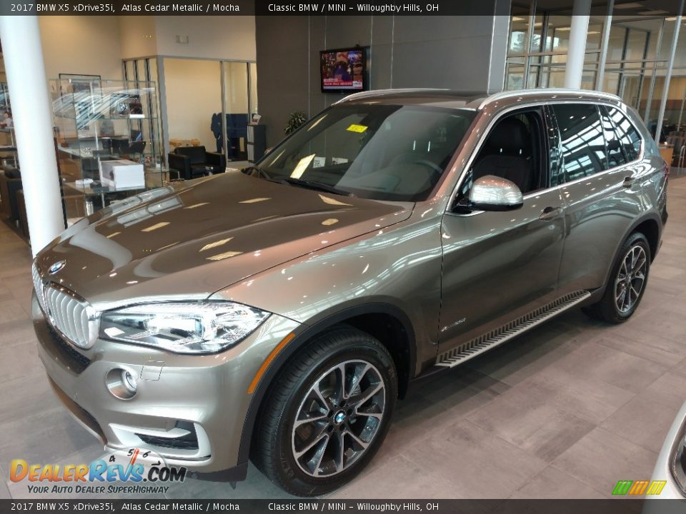 Front 3/4 View of 2017 BMW X5 xDrive35i Photo #1