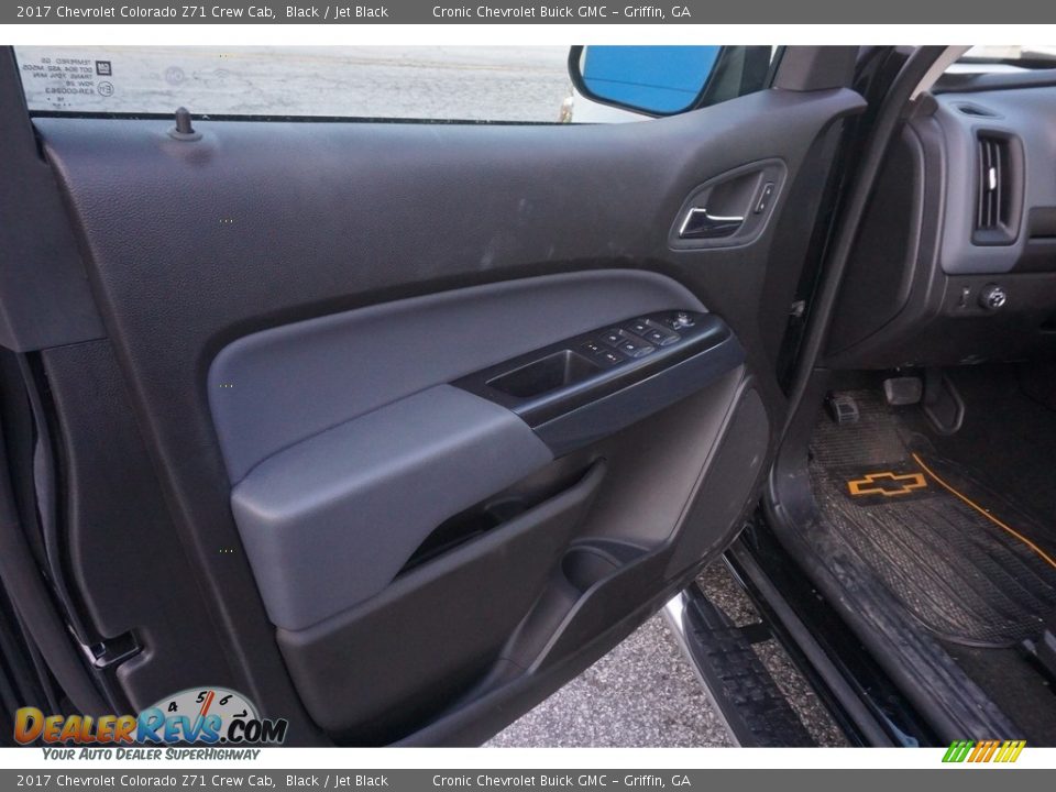 Door Panel of 2017 Chevrolet Colorado Z71 Crew Cab Photo #11