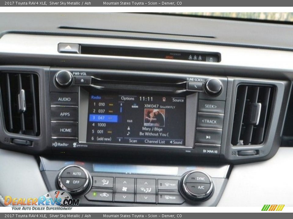 Controls of 2017 Toyota RAV4 XLE Photo #6